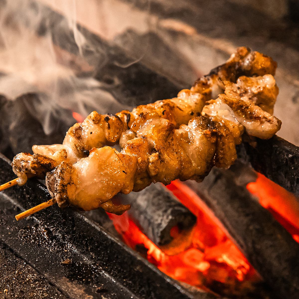 厳しい焼き試験に合格した職人が丁寧に焼き上げたもつ焼きです♪