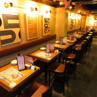 奥行ある店内♪お洒落な空間が広がります！