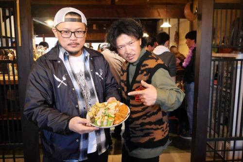 12/6 hularito 7th Anniversary Festival🎉
The event was held successfully!!👏
Everyone who came and everyone who celebrated with us
Thank you so much!!
It was the best space 🙌
We did a lot of things like rock-paper-scissors for drink tickets and staff prizes, did you all enjoy it?
Thanks to you, we had a lot of fun 😄
Seven years, when you look back, you think, has that really passed?
When I see everyone laughing and having fun everywhere
I felt like I had done something right.
We apologize for the inconvenience caused by the chaotic operation, and we will use this knowledge to create an even more enjoyable environment for next time.
Thank you again!
All the staff would like to express their sincere gratitude.
We hope you will also continue to support Hularito, our sake restaurant, now in its 8th year.Let's do it again 🍻
#HularitoSakeDining #Furarito #Tajimi #TajimiGourmet #Izakaya #GifuIzakaya #Minoyaki #Side Dish #Side Dish #Obanzai #Dinner #StylishIzakaya #JapaneseFood #Sake #Shochu #FruitLiquor #SakeAndSideDishes #7thAnniversary #ThankYouAsAlways