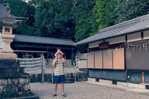 🌻夏休みのお知らせ🌻

いつもありがとうございます。
お盆はいつものお帰りのメンバー、旅行で初めましての方
沢山ご来店ありがとうございます😊

お盆営業を終えて
8/16（日）-26（水）まで夏休みをいただきます🍉

コロナ以外ではこれだけ休日を取るのは初めてで、若干ドキドキとしております。。。
が、今しか出来ない事を、せっかく出来る環境に居るのだからやらせてもらおう、と実施させて頂くことにしました。

8/27（木）-29（土）は店長不在でOPEN。
優秀なスタッフさん達がお店を開けてくれます！！
感謝感謝です🙏✨✨

お店の通常再開は9/2から。
少しばかり遠出をするので色々経験して良いものいっぱい仕入れて戻って来ます！

皆さんも身体に気をつけて
楽しい残暑をお過ごしください😊