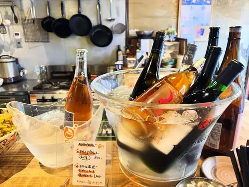 “夏日美酒派对，特邀嘉宾：玉木酒铺的玉木小太郎”

活动非常成功！
感谢所有到场的朋友！😊

“我通常喝清酒或烧酒，但有时在炎热的天气里，我想喝葡萄酒。”“
~适合这种场合的美味葡萄酒~
该阵容由拥有葡萄酒专家资格的 Kotaro 根据 [主题] 主题挑选。

从起泡酒到红葡萄酒、白葡萄酒、橙葡萄酒和桃红葡萄酒，每一种都很好喝！

这次，我们事先咨询了相关人士，并准备了一些与葡萄酒搭配的配菜。
收到如此积极的反馈，我感到非常高兴。

如果您希望我们再次举办，
或许还有第三部！🥂
小太郎君，以及所有参与者，再次感谢你们！🙌
