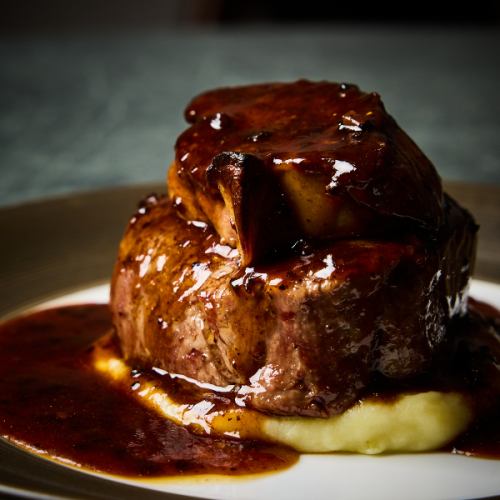 牛柳配鹅肝罗西尼佐黑松露酱