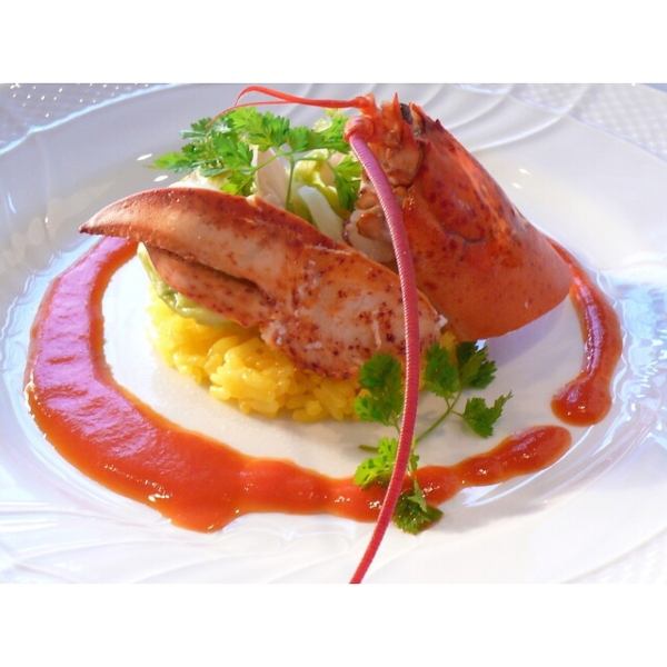 フォアグラやオマール海老、肉料理が楽しめる贅沢な“リュクスコース（7品）”