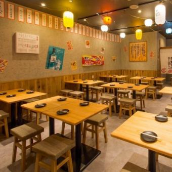 For small gatherings, we also have private rooms with sunken kotatsu seating where you can relax and unwind. You can enjoy your food and drinks in a comfortable space. *The photo is from an affiliated store.