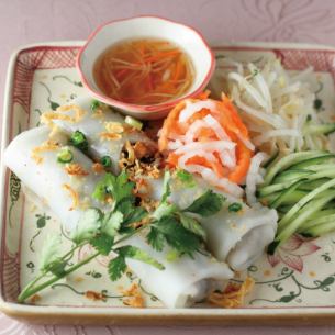 Northern Hanoi: 1 piece of chewy steamed spring roll "Banh Cuong"