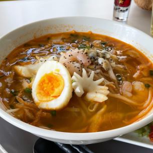 Spicy shrimp-flavored pho