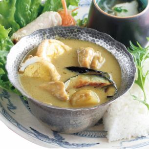 Coconut flavoured chicken curry