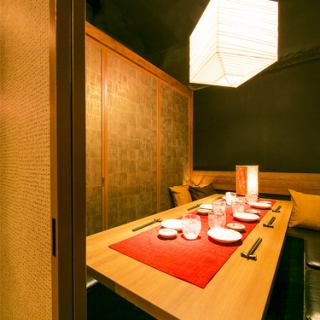 Special seats where you can spend a relaxing time.If you sit next to each other with your lover, the distance between them will be shortened, and you will have a peaceful conversation while enjoying food and sake.