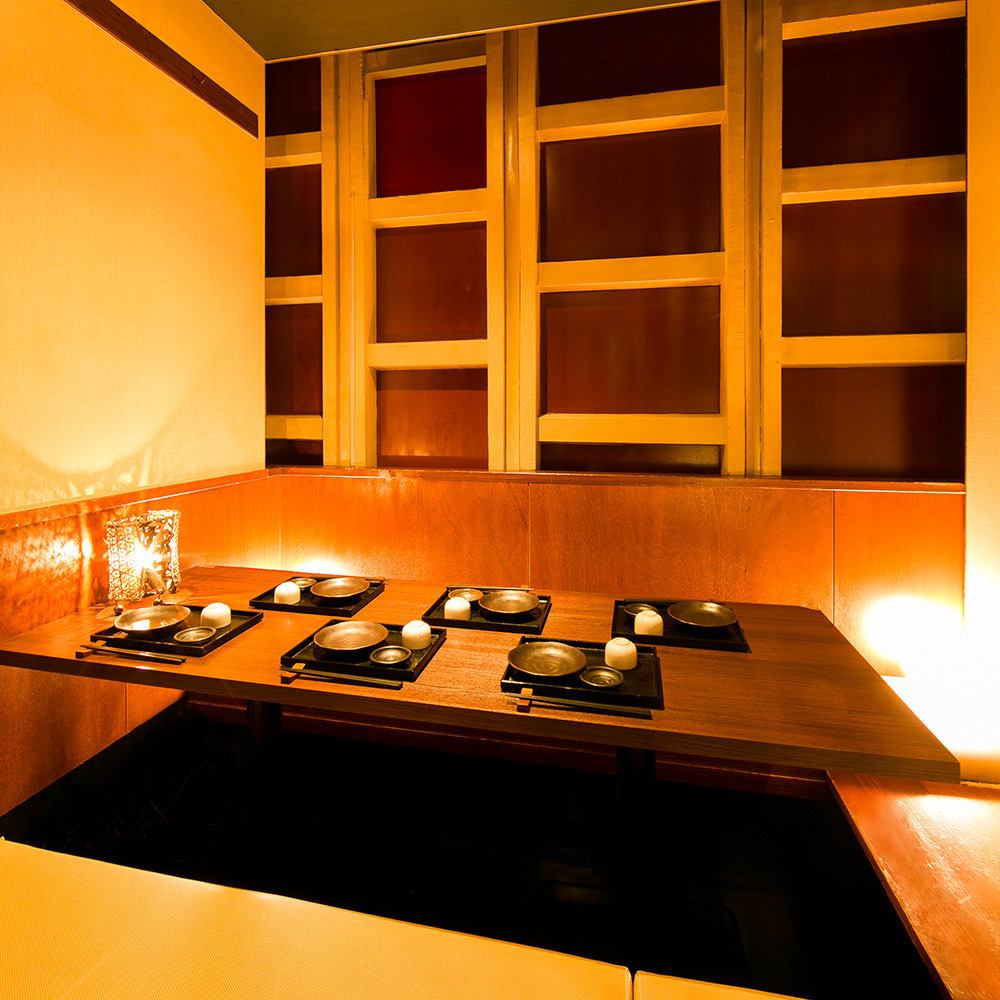 차분한 색조로 통일 된 일본식 개인실 세련된 구조로 여성에게도 인기!