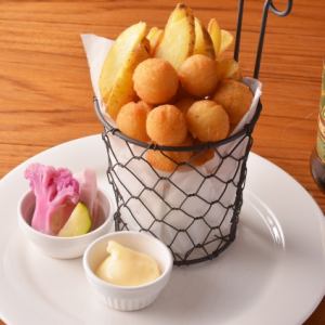 本日の「フリッツ(frites)」(ベルギー産フライドポテト)