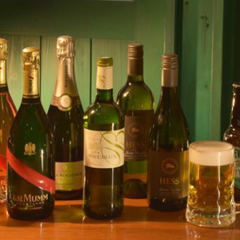 クリスマスコース2名様よりお一人様7700円、乾杯スパークリングワインまたは食後のコーヒー付8品