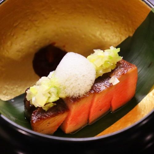 和牛タンの昆布締め