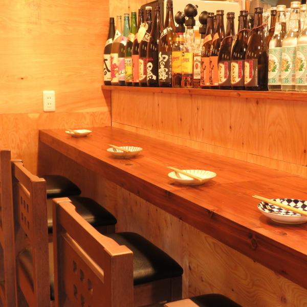 [Relaxing counter seats] A spacious counter seat perfect for dates and dinners with friends.One person is also welcome ♪ You can enjoy meals and dishes slowly in the atmosphere proud atmosphere ♪