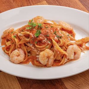 ガーリックシュリンプトマトクリームパスタ