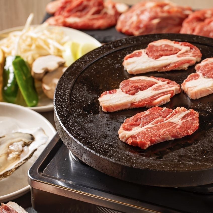 こだわりのラム肉と厚岸牡蠣をご提供しております!お得なコースメニューも◎