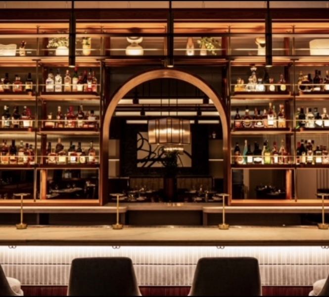 [Bar] Features an arched design at the front entrance.Under the supervision of a corporate bartender in New York, we offer the same cocktails at 9 stores around the world.In addition, the bartender has prepared 4 unique drinks inspired by Japan, so you can enjoy a special taste.Enjoy the finest cocktails in a stylish space.