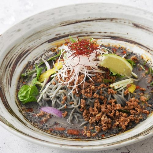 冷やし黒胡麻ブラック担々麺