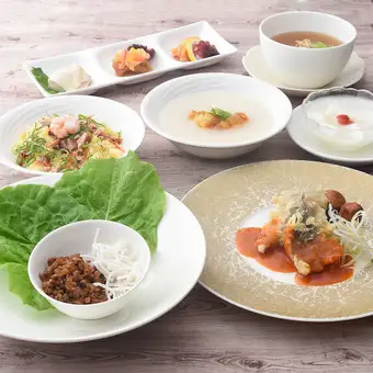 Lunch course "Jasmine" is available only for customers arriving between 11:00 and 11:30.