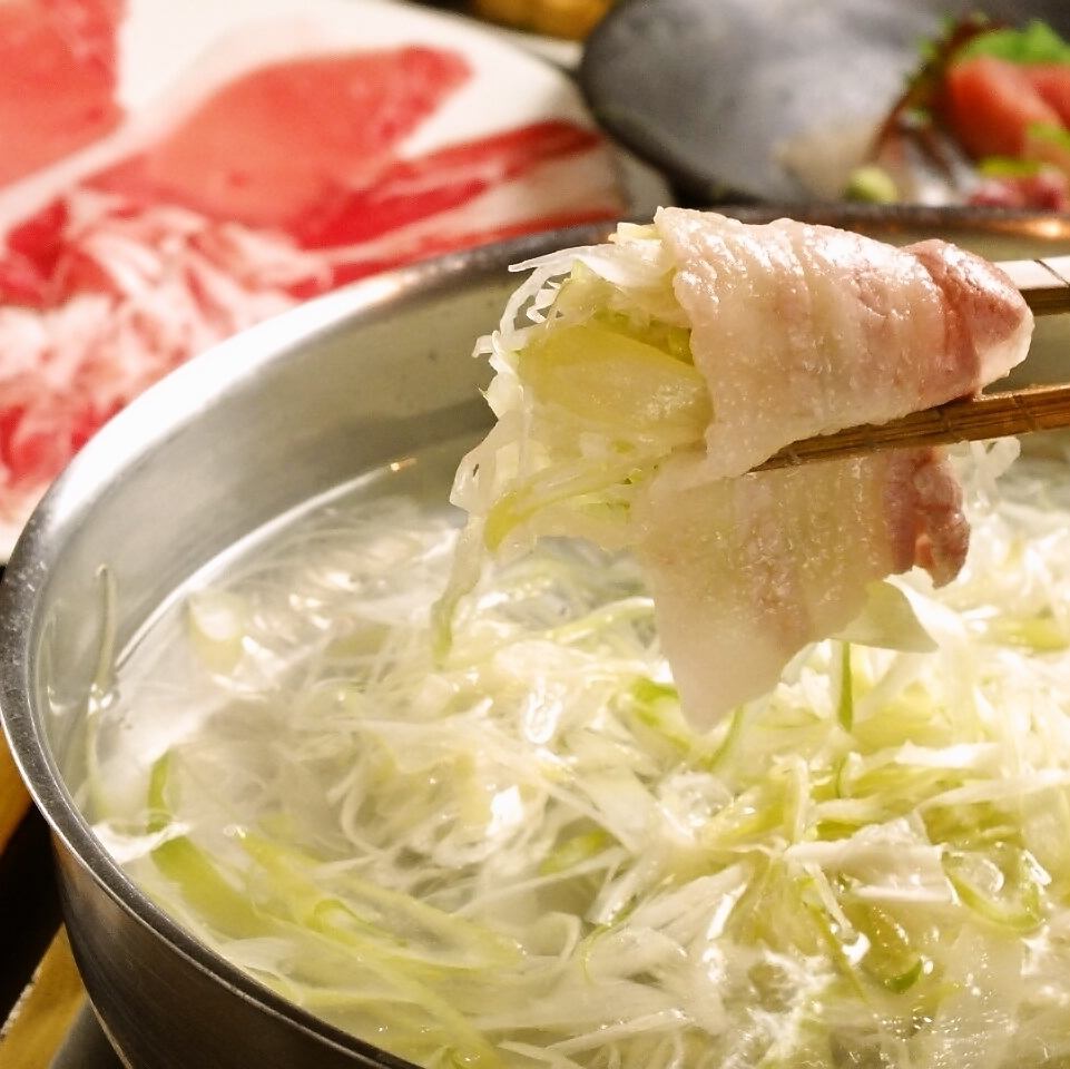 銀座に佇む黒豚しゃぶしゃぶ専門店。個室ご用意あります。接待や特別な日などに最適。