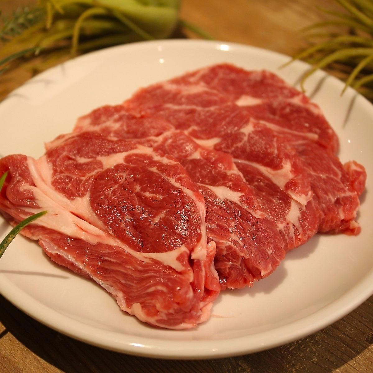 엄선 된 럼고기의 희소 부위를 불고기 감각으로 부담없이 즐길 수 있습니다!