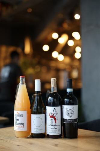 與美食相得益彰的精選葡萄酒和清酒陣容