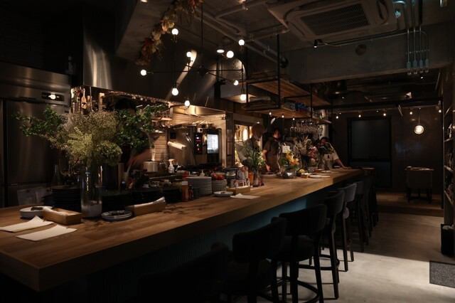 都会の喧騒を忘れる程、落ち着いてゆっくりと過ごせる雰囲気。お客様ひとりひとりに合わせた配慮や気配りを感じていただける、誰かに教えたくなるお店です。