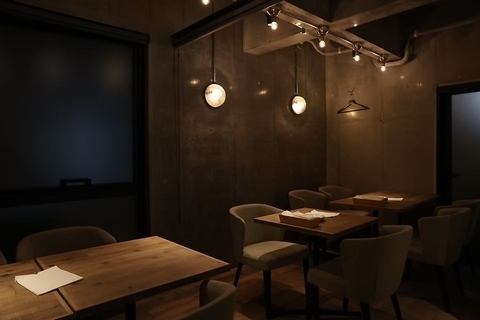 落ち着いた雰囲気でおしゃれな内装