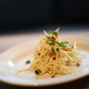 根セロリのレムラードサラダ