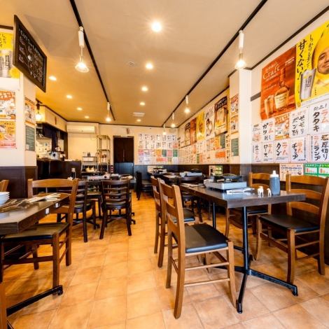 店内のテーブル席は、繋げることで最大30名様までのご宴会が可能です！ダークカラーのインテリアが落ち着いた印象で、どなたにも過ごしやすい空間となっております。10月頃よりお得な飲み放題付きコースが登場いたしますので、お肉もお酒も存分にご堪能いただけます◎ぜひ皆様で当店の新鮮な生ラム肉をお楽しみください！
