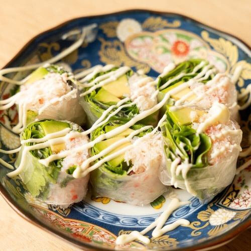 蟹肉牛油果春卷
