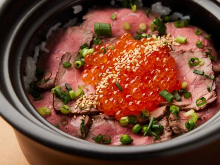 「國產與牛☆年末派對套餐」 / 5,980日圓 ◆ 享用壽喜燒火鍋和砂鍋和牛 [共8道菜]