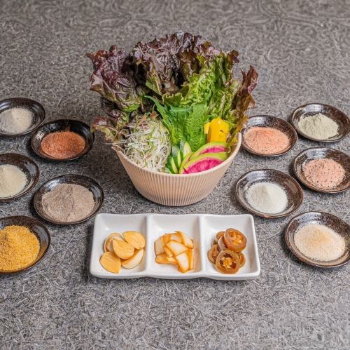 焼肉×スパイス×野菜の衝撃!3000通りの食べ方で楽しむ【鬼に金棒スタイル】