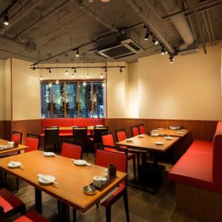 [Table seats] There is a table for 10 people.Leave the banquets at Nishiki and Sakae to Hanagushi! We have a calm interior and seats according to the number of customers, so it is flexible whether it is for 2 people, 10 people, or 30 people. We will be happy to help you☆彡Please come to Hanagushi for your party♪♪