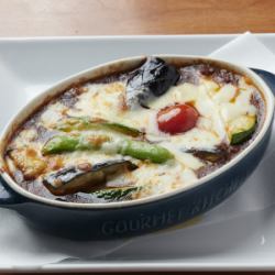 夏野菜のミートソースグラタン
