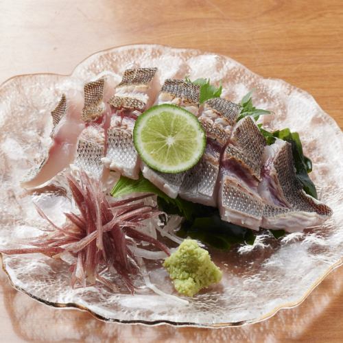 新鮮！『イサキの皮つき炙り』 850円(税込)