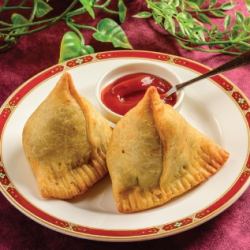 薩莫薩三角餃/酪梨