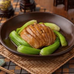 Braised pork and mustard greens in clay pot