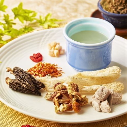 Chinese herbal medicine mushroom soup (1 serving)