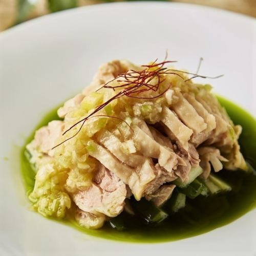 Steamed chicken with green onion sauce