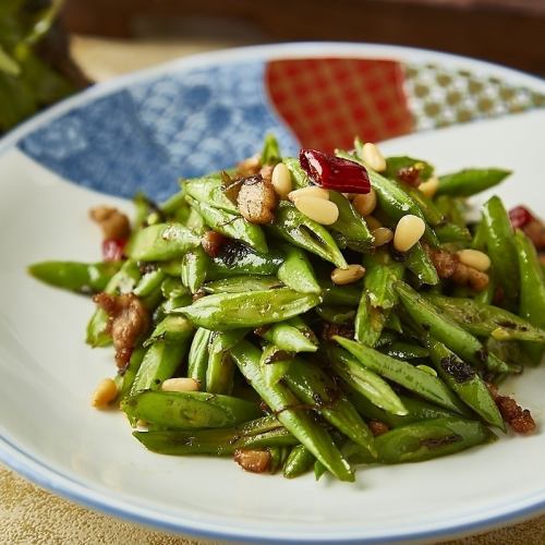 Stir-fried green beans and pork