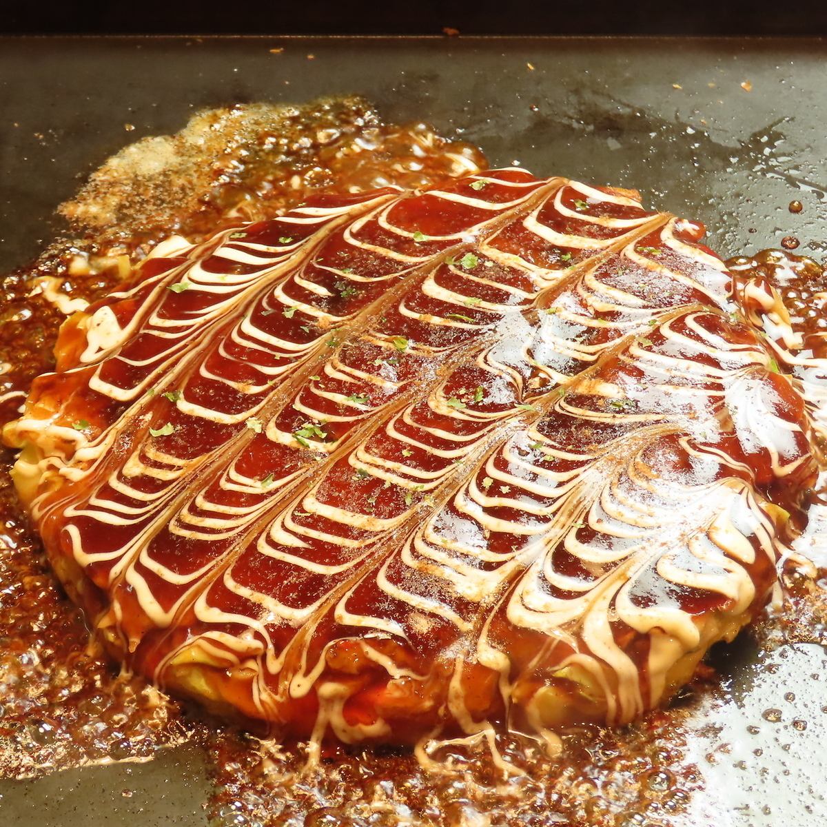 お好み焼きやもんじゃ焼き、その他お酒の進むメニューが多数☆