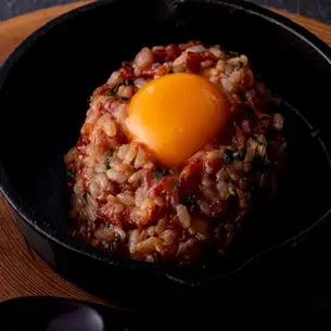 黒毛和牛のユッケ飯バーグ