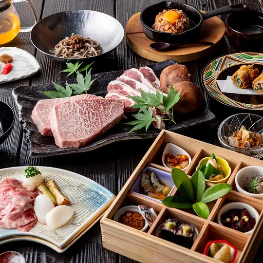 【主厨精选套餐】尽享时令刺身、黑毛和牛牛肉卷和炙烤肉类！极致套餐（共14道菜）