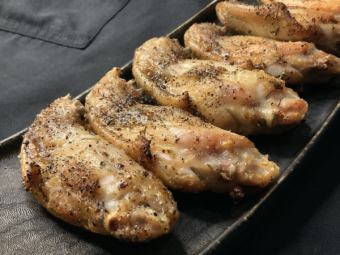 Grilled chicken wings with rock salt 1 serving (3 pieces)