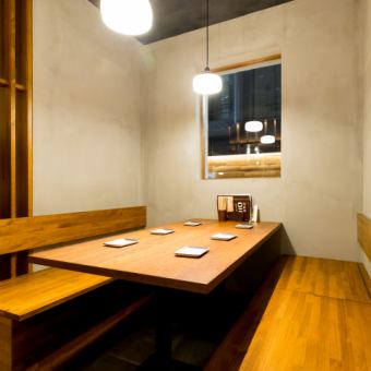 The table for 6 people is a box seat ♪ For drinking party and girls' association use!