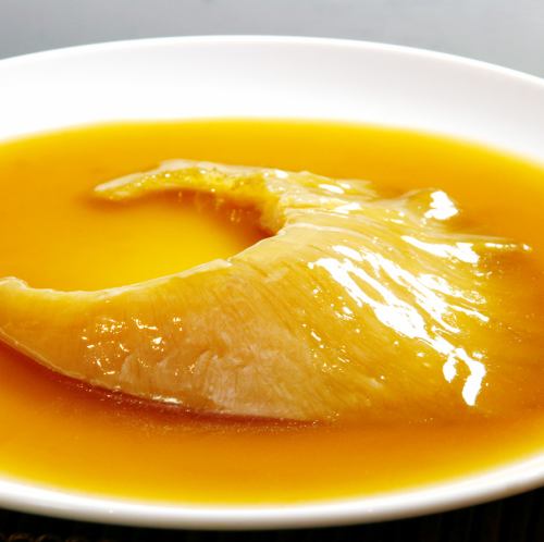 You can enjoy not only the taste but also the appearance! Why not try [braised shark fin] for a special occasion meal?
