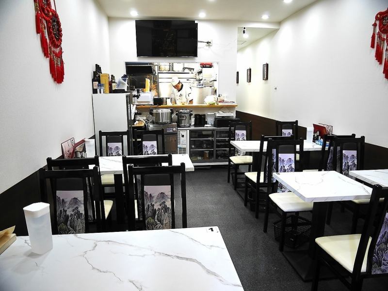 [A must-see for Chinese lovers] Our restaurant located in Tsuruhashi is proud of its authentic Chinese cuisine! On the first floor, there are chic and luxurious marble tables and black chairs, so you can enjoy your meal in a calm atmosphere. .It's open not only in the evening but also for lunch, so you can easily enjoy authentic Chinese food.We also offer a variety of reasonably priced lunch menus!