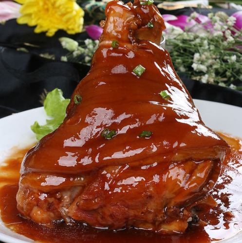 Warm up your mind and body by eating [warm pork thigh simmered in soy sauce]! Perfect for cold days ◎