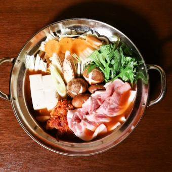 選べる鍋付！（桜姫鶏の旨出汁鍋、炭美豚のキムチ鍋）【5,000円コース】9品+2時間飲み放題付♪