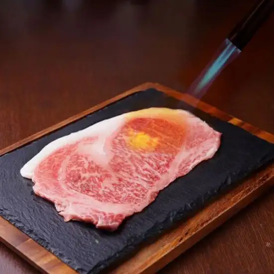 We offer high-quality A5 grade Japanese Black Wagyu beef at reasonable prices!
